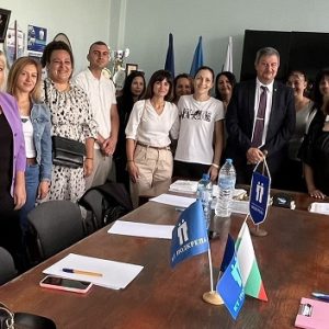 Педагози от цялата област се явиха на изпит за ПКС в Пазарджик, организиран от СРС „Подкрепа“