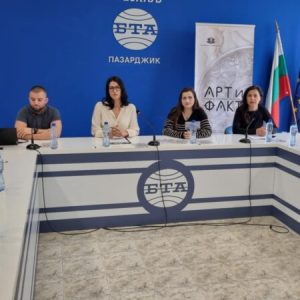 Фондация „Ви Арт“ представи проект „АРТиФАКТ: младите разказват историята“