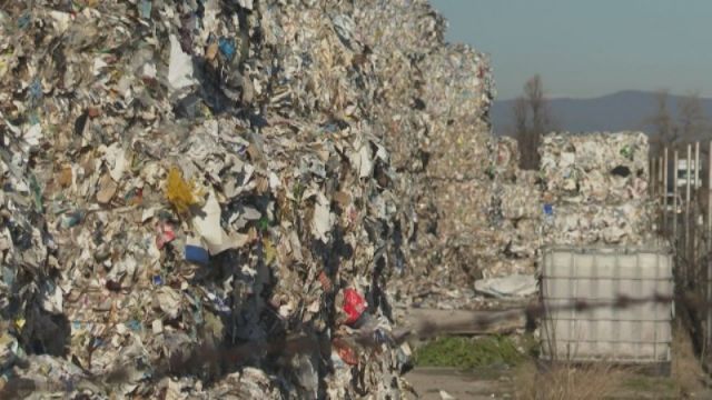 РИОСВ- Пазарджик: Вносният боклук край Варвара е безопасен, всичко е по правилата