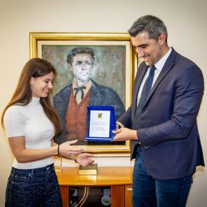 В навечерието на Трети март: Петър Куленски награди европейската шампионка Гергана Павлова и ФК „Хебър“ и