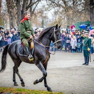 Вчера: Парк „Стадиона“ се превърна в сцена на преминаването на войскте на ген. Гурко през Пазарджик