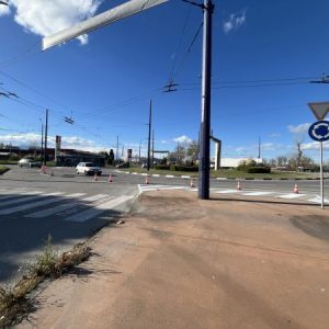 Започна освежаването на пътната маркировка на кръговото движение при паметника на „Св. Св. Константин и Елена“