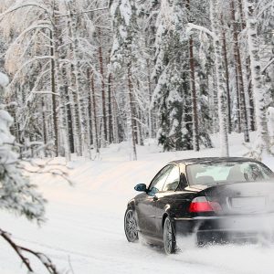 Как да подготвим автомобила за есенно-зимния сезон – практични съвети за сигурно шофиране