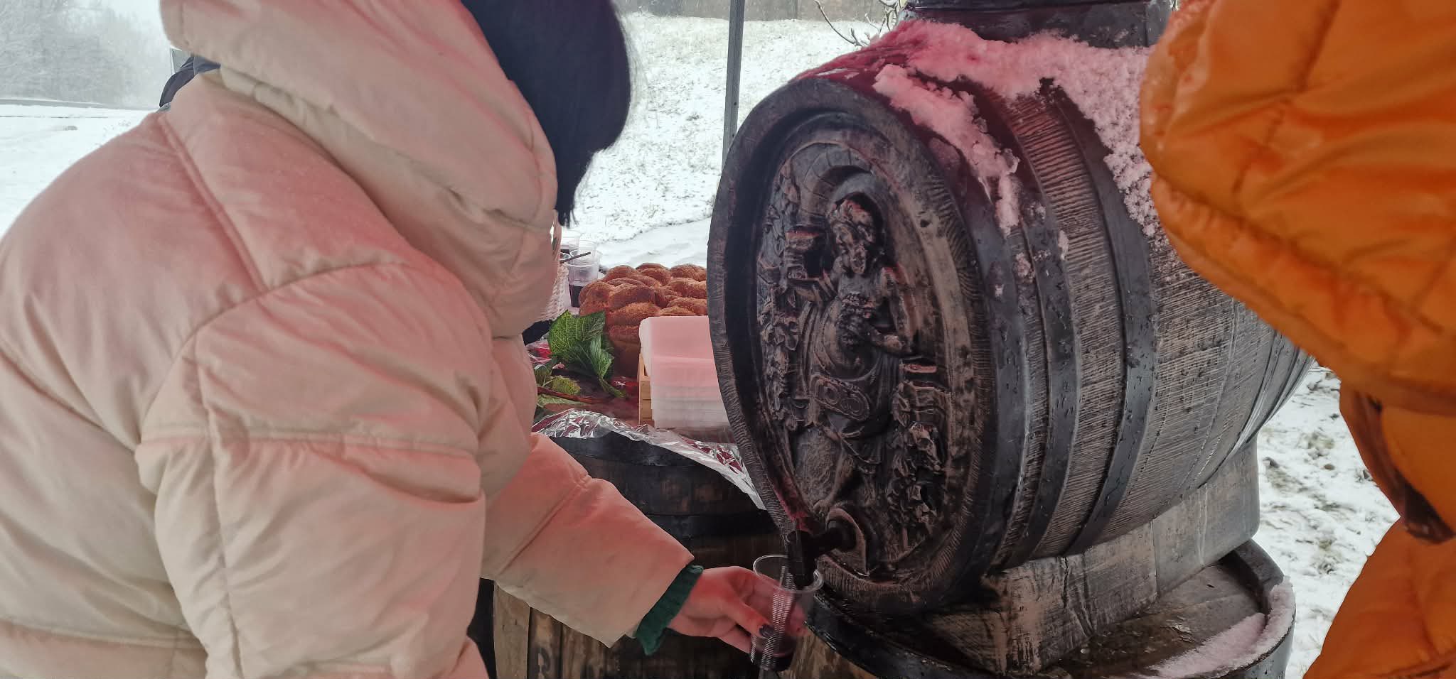 Кметът Йордан Младенов заряза лозата на Перистера, Румен Мугленчов стана Цар на виното в Пещера 3 625053874 33647959934818495 7320046868343856196 n