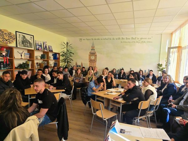 ПГХХТ сподели своите иновации пред училища от Хасково, Смолян и Пещера 4 Messenger creation 175C97D0 3B62 4D71 95ED BFB6E83E53E2