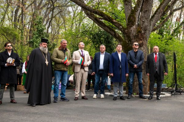 Благодарение на "Асарел Медет": Хиляди минаха по обновената Алея на свободата до местността Оборище 2 686090209 1277499881035563 5200245407403902538 n